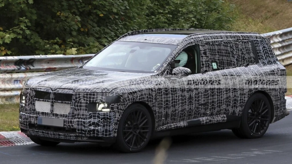 Новий BMW X7 стане ще серйознішим: новинку вже випробовують на Нюрбургрингу
