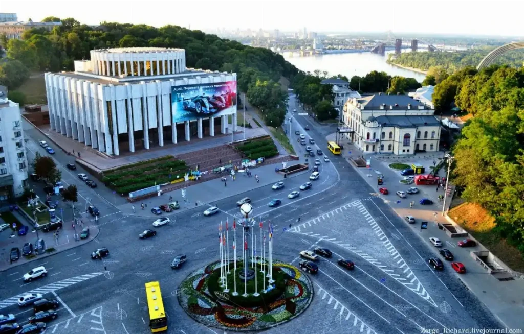 У Києві із 28 вересня до 19 жовтня обмежать рух Європейською площею